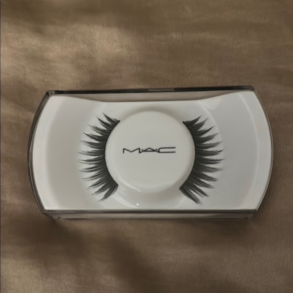 MAC Cosmetics 8 False Eyelashes BNIB Discontinued